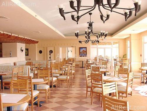 Three Corners Ocean View Hotel 24
